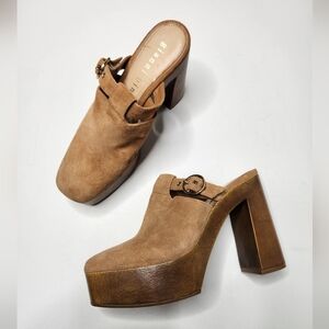 NEW Gianni Bini Size 9 Tan Suede Platform Clogs Mules